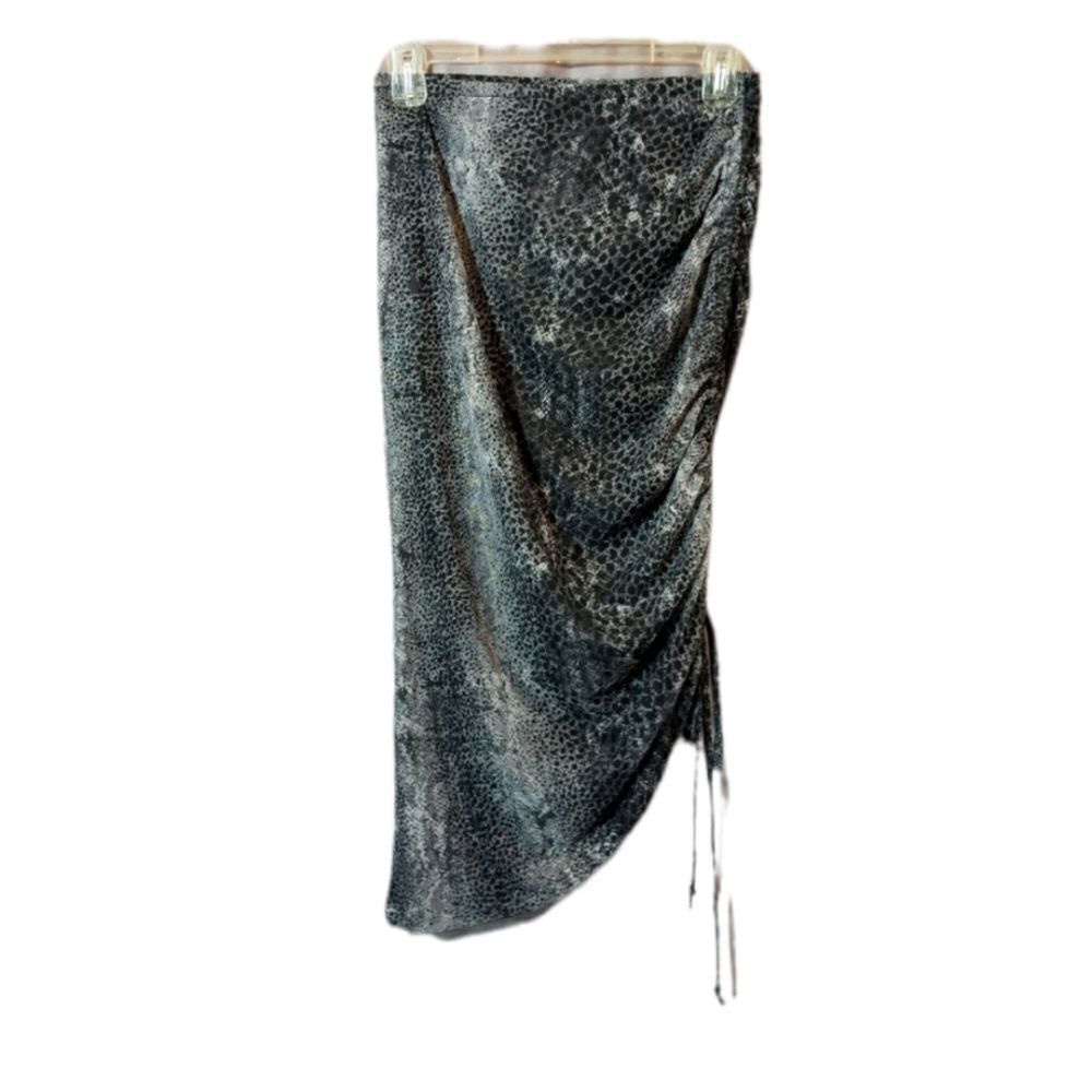 Socialite Snake Print Asymmetrical Skirt‎